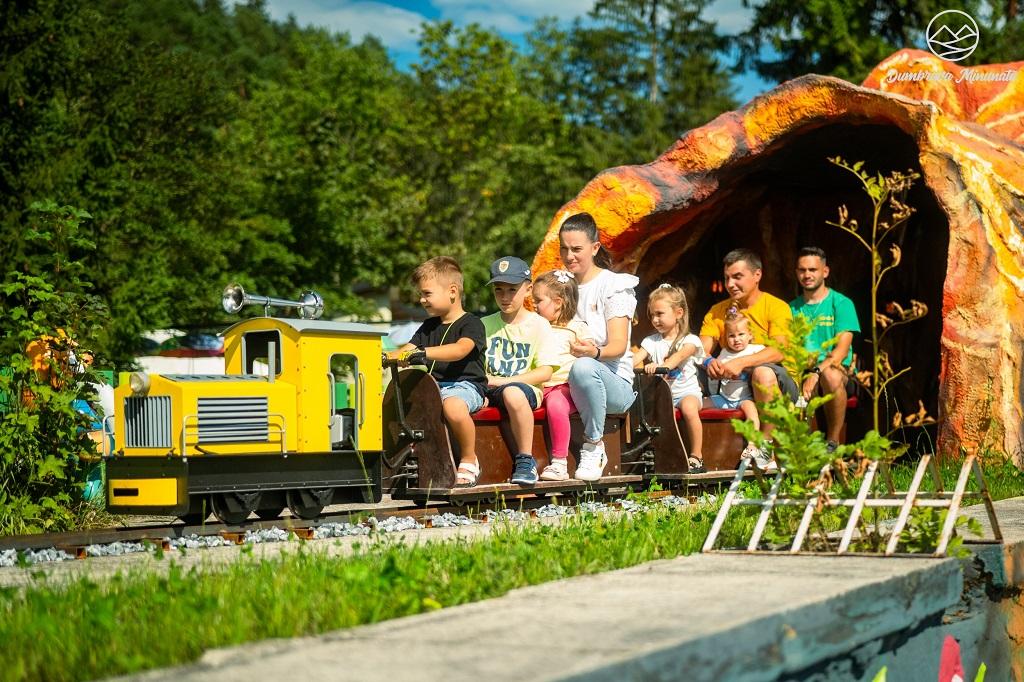 Dumbrava Minunata - Turist în România